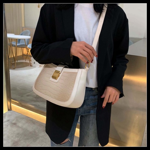 NEW LILLY Crossbody Shoulder Bag - Picture 2 of 5